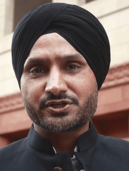 बकवास पिच थी, तेंदुलकर और विराट भी नहीं टिक पाते: हरभजन सिंह