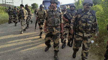 जम्मू-कश्मीर के किश्तवाड़ में आतंकियों के खिलाफ सेना का सर्च ऑपरेशन जारी