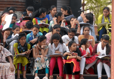 तेलंगाना ने माध्यमिक शिक्षा को स्कूली शिक्षा में विलय करने का निर्णय किया स्थगित