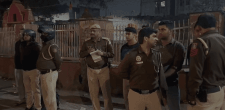 कश्मीरी गेट में कार पर गोलीबारी, खुद को लॉरेंस बिश्नोई लीगल टीम का सदस्य बताने वाला एक व्यक्ति घायल