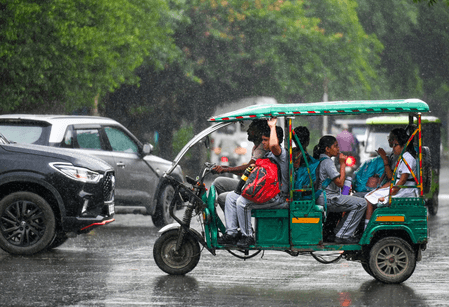 एनसीआर में एक हफ्ते तक रहेगा बारिश का असर, पश्चिमी विक्षोभ बना कारण
