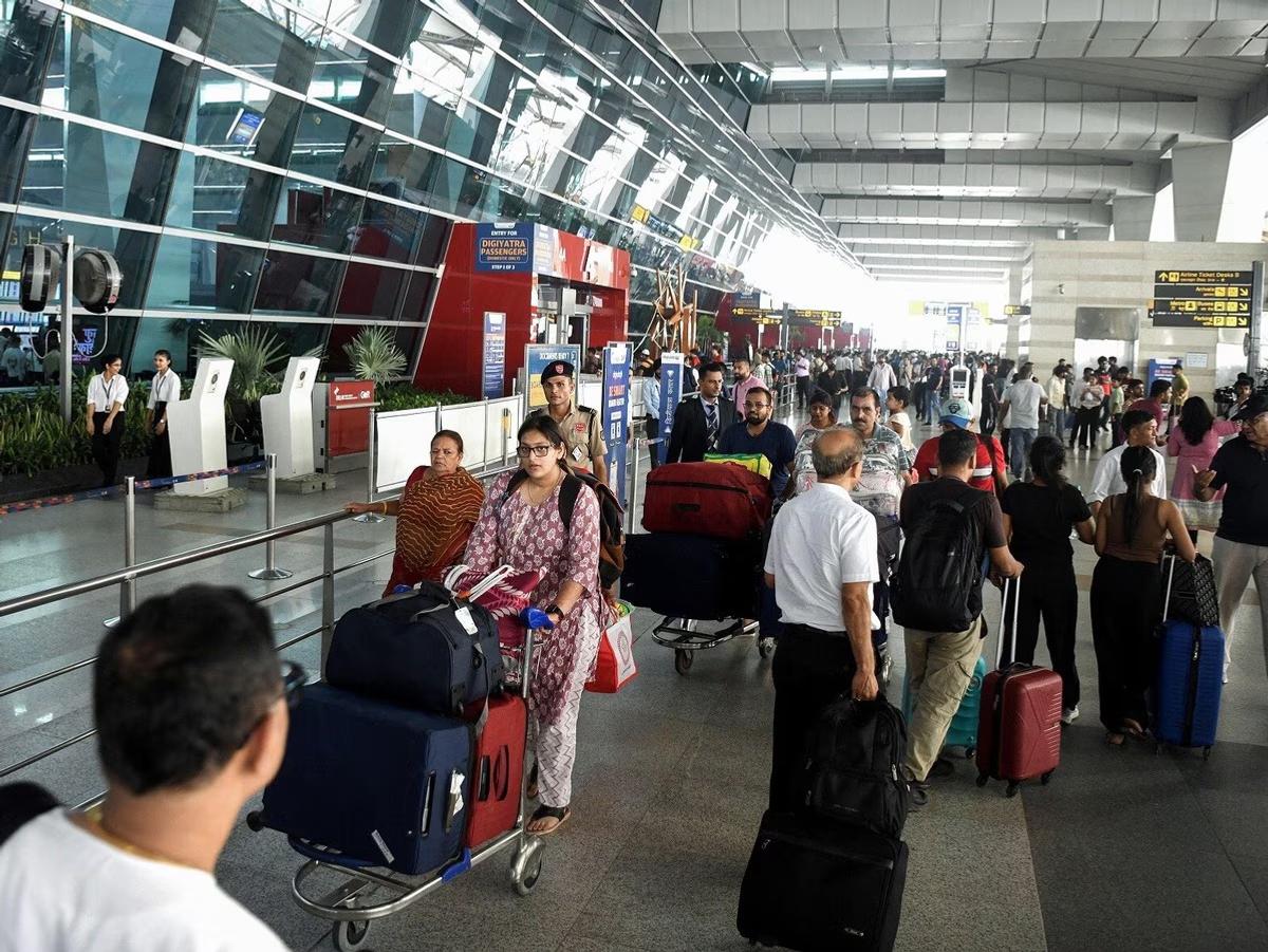 Delhi flights