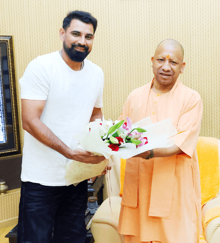 भारतीय क्रिकेटर मोहम्मद शमी ने की सीएम योगी से मुलाकात