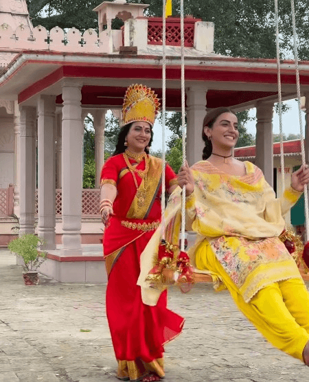 अक्षरा सिंह ने दी नवरात्रि की शुभकामनाएं, पाखी हेगड़े के साथ शेयर किया फिल्म का खास सीन