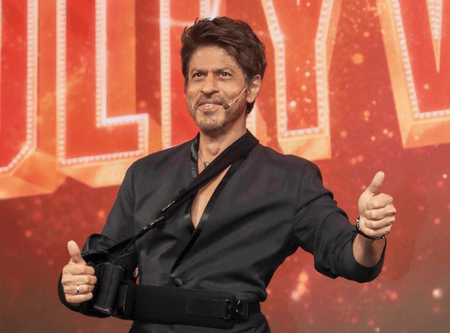 'किंग' की शूटिंग के दौरान चोटिल हुए शाहरुख खान पहली बार आए नजर