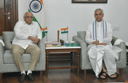 गुजरात: मंत्री पद के लिए विधायकों को फोन आने शुरू, शपथ से पहले राज्यपाल से मिले सीएम भूपेंद्र पटेल