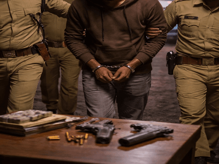 बिहार: गोपालगंज पुलिस ने बड़ी आपराधिक साजिश को किया नाकाम, शराब माफिया गिरफ्तार