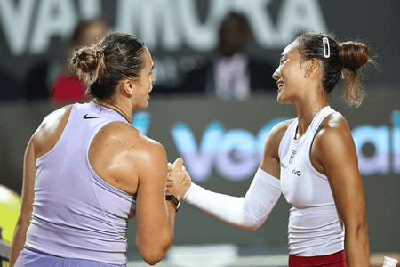 ओलंपिक चैंपियन झेंग रोम में सबालेंका को हराकर सेमीफाइनल में