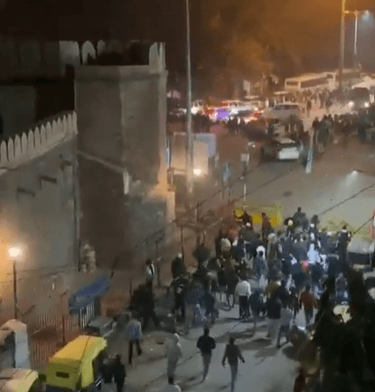 दिल्ली तुर्कमान गेट पत्थरबाजी: पुलिस ने अज्ञात लोगों के खिलाफ एफआईआर दर्ज की, 10 हिरासत में