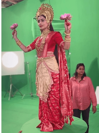 नवरात्रि के अवसर पर युक्ति कपूर ने डिवाइन लुक में वीडियो किया पोस्ट