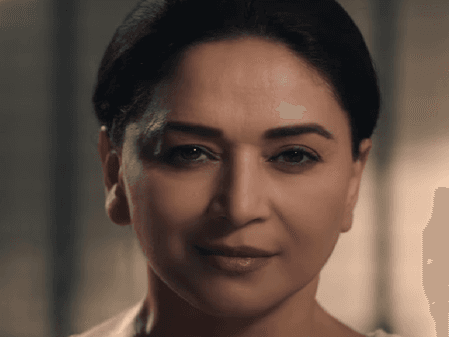 'मिसेज देशपांडे' से माधुरी दीक्षित का पहला लुक रिलीज, खौफनाक दिखे एक्सप्रेशन