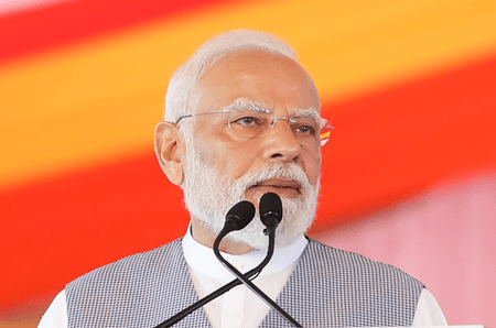 दीपावली पर पीएम मोदी का संदेश: समाज में जलाएं सद्भाव, सहयोग और सकारात्मकता के दीप