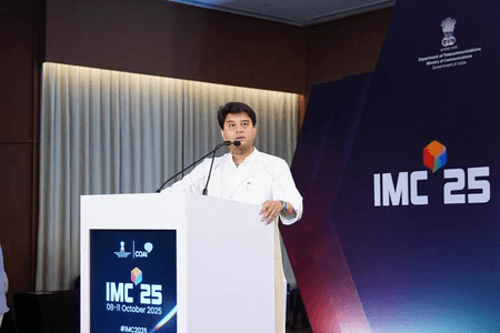 'आईएमसी 2025' घरेलू उद्योगों और भारतीय उपभोक्ताओं को महत्वपूर्ण अवसर करेगा प्रदान: ज्योतिरादित्य सिंधिया