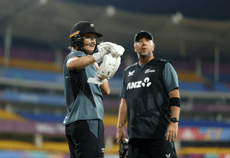 महिला विश्व कप : न्यूजीलैंड ने साउथ अफ्रीका के खिलाफ चुनी बल्लेबाजी, बिना किसी बदलाव के उतरीं दोनों टीमें