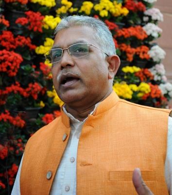 भारत अब हथियार बनाने के साथ निर्यात भी कर रहा है : दिलीप घोष