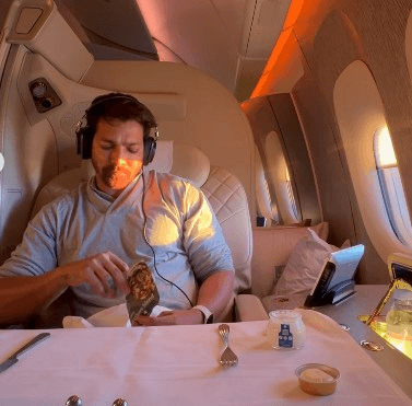 हर्षवर्धन राणे ने शुरू की 'फोर्स 3' की तैयारी? डैलस के पुराने आर्मी स्टोर से खरीदे खास जूते