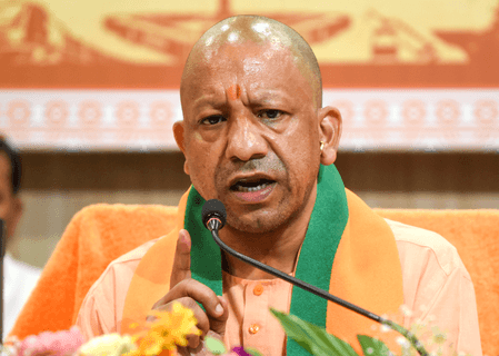 यूपी : दलित युवाओं के सपनों को पंख दे रही सरकार, अधिकारी बन दिखा रहे रास्ता