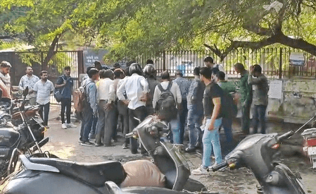 नोएडा : नशे में व्यक्ति ने खुद को लगाई आग, 40 प्रतिशत तक झुलसा, अस्पताल में भर्ती