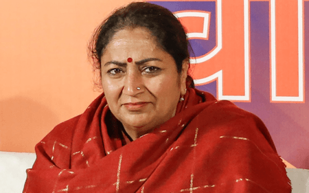 नववर्ष पर दिल्ली की सीएम रेखा गुप्ता ने यमुना बाजार हनुमान मंदिर में की पूजा-अर्चना