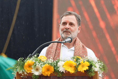 संविधान हर भारतीय का सबसे बड़ा हथियार, इसकी रक्षा गणतंत्र की रक्षा: राहुल गांधी