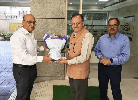सौरभ विजय ने यूआईडीएआई के सीईओ का पदभार संभाला