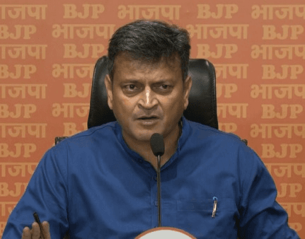 राहुल गांधी आदतन अपराधी, वह अपराध करते रहेंगे : अजय आलोक