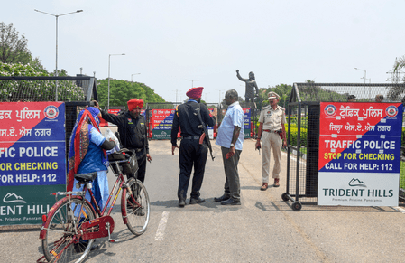 चंडीगढ़ में हवाई हमले की चेतावनी, सभी लोगों को घर में रहने का निर्देश