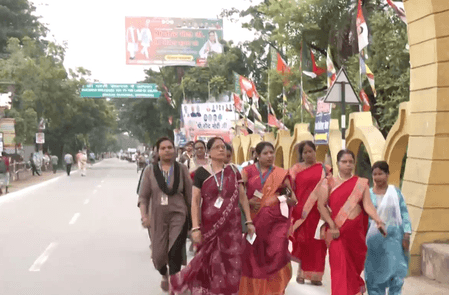 ‘उनके नेतृत्व में भारत बेहतर हो रहा है’ पीएम मोदी के गया जी दौरे पर बोले लोग