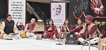 भीलवाड़ा : कार्यक्रम में गूंजे महात्मा गांधी के आदर्श, विधायक अशोक कोठारी बोले- बापू के मार्ग से ही बनेगा सशक्त समाज