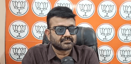 केरल में सीएम चेहरे पर कांग्रेस में घमासान, भाजपा बोली- 'फैसला नहीं हुआ तो विधायक खुद तय कर लेंगे नेता'