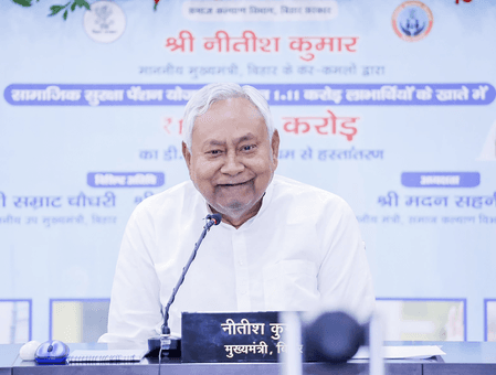 बिहार: नीतीश कुमार ने दिए शिक्षक भर्ती के निर्देश, महिलाओं को 35 प्रतिशत आरक्षण