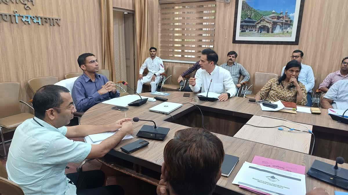 DM Savin Bansal action