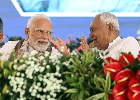 बिहार चुनाव : दूसरे चरण की वोटिंग जारी, पीएम मोदी, सीएम नीतीश समेत नेताओं ने की मतदान की अपील