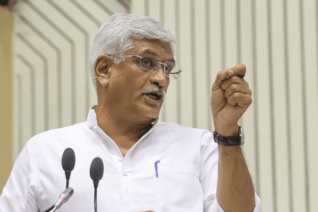 संविधान की प्रति जेब में रखना और संवैधानिक पद पर हमला विरोधाभाषी : गजेंद्र सिंह शेखावत