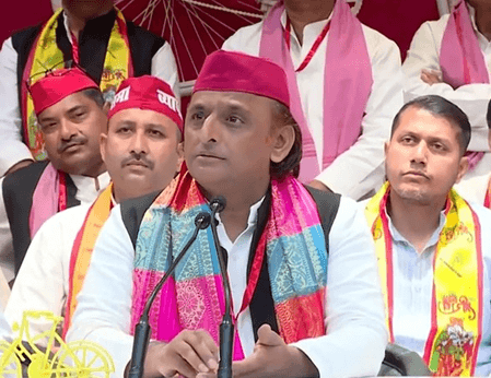 आजम खान की यूनिवर्सिटी गलत, तो योगी की यूनिवर्सिटी सही कैसे? : अखिलेश यादव