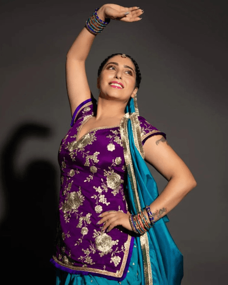 नेहा भसीन ने ऑल-गर्ल्स बैंड से लिखी अपनी पहचान की कहानी, आवाज से खींचा सभी का ध्यान