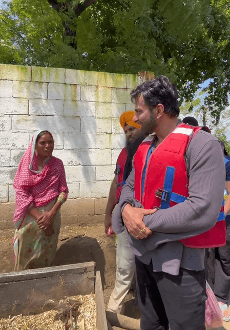 हौसला है तो जीत है! सोनू सूद ने शेयर की बाढ़ पीड़ित परिवार की कहानी, बिना मदद बनाए रखा घर को सुरक्षित