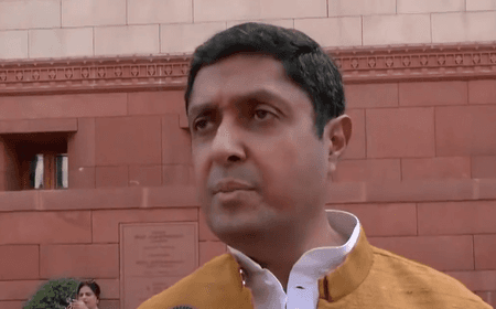 खाद संकट और तेल के बढ़ते दाम पर उज्ज्वल रमन सिंह का तंज, कहा-बिना वैश्विक संकट यूपी में क्यों थी यूरिया की कमी