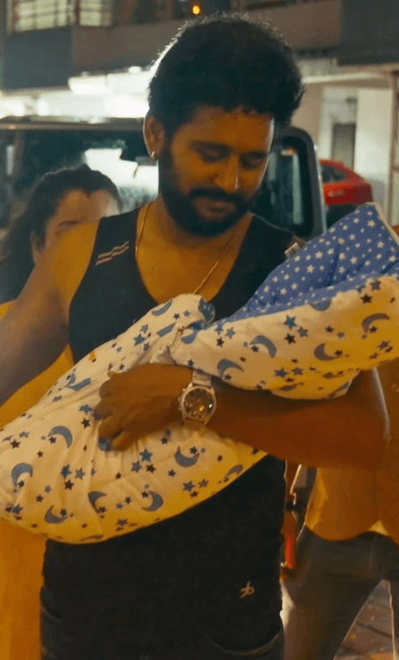 ढोल-ताशे से निधि झा और यश कुमार ने किया बिटिया का स्वागत, नाम से भी उठाया पर्दा