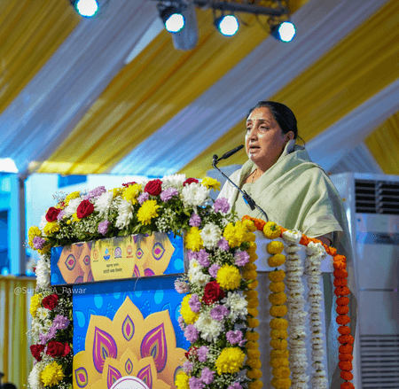 खाड़ी देशों में फंसे महाराष्ट्र के नागरिकों की सुरक्षा हमारी सर्वोच्च प्राथमिकता है: सुनेत्रा पवार