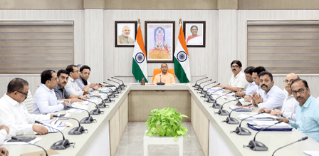 मलिन बस्तियों का कायाकल्प जरूरी, मूलभूत सुविधाओं का हो विस्तारः सीएम योगी