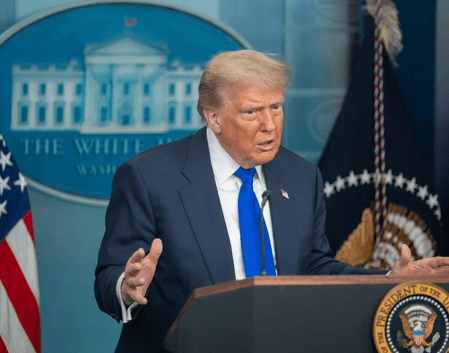 गवर्नमेंट शटडाउन जारी रहने के बीच ट्रंप डेमोक्रेट्स के साथ बातचीत के लिए तैयार