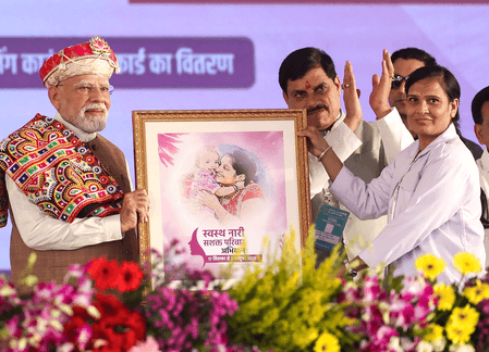 जन्मदिवस पर देश-विदेश से प्रधानमंत्री मोदी को मिलीं शुभकामनाएं, पीएम बोले- आप सब मेरे परिवार हैं