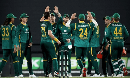 दूसरे वनडे में ऑस्ट्रेलिया को 84 रन से हराकर 3 मैचों की सीरीज में 2-0 से आगे हुई दक्षिण अफ्रीका