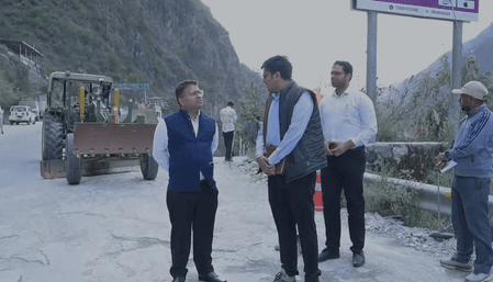 रुद्रप्रयाग : डीएम ने किया जवाड़ी बाईपास का निरीक्षण, 5 से 10 अप्रैल तक दुरुस्त करने के निर्देश