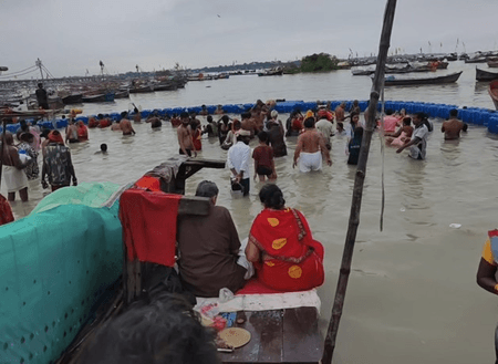 हरतालिका तीज : पावन पर्व पर संगम में महिलाओं ने लगाई आस्था की डुबकी