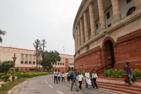 संसदीय स्थायी समिति ने भारत-अमेरिका व्यापार पर समीक्षा के लिए बुलाई बैठक