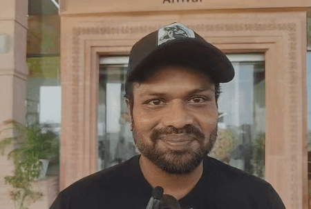 'मिराई' सक्सेस टूर पर निकले अभिनेता मांचू मनोज, अयोध्या में किए रामलला के दर्शन