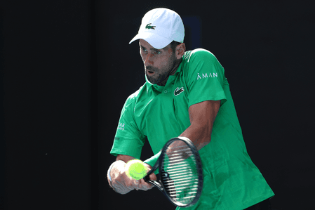 ऑस्ट्रेलियन ओपन: नोवाक जोकोविच दो सेट हारने के बाद भी सेमीफाइनल में, लोरेंजो मुसेट्टी की इंजरी वरदान बनी