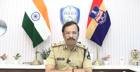 बुजुर्ग माता-पिता की देखभाल अब होगी अनिवार्य, हैदराबाद पुलिस आयुक्त ने इसे बताया बढ़ते सामाजिक संकट का जवाब